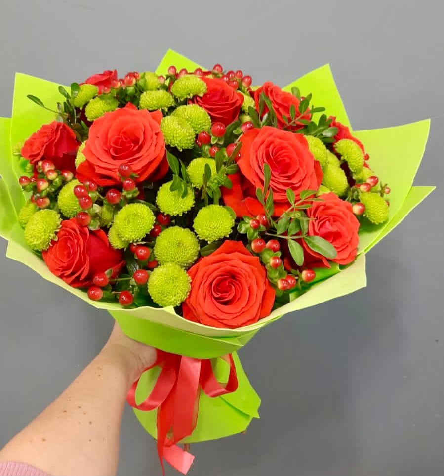 Букет цветов из: Хризантемы и Розы в Тээли