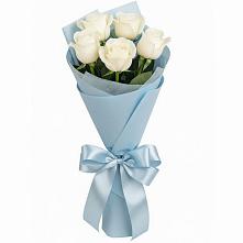 Букет 5 Белых роз Проуд в Тээли