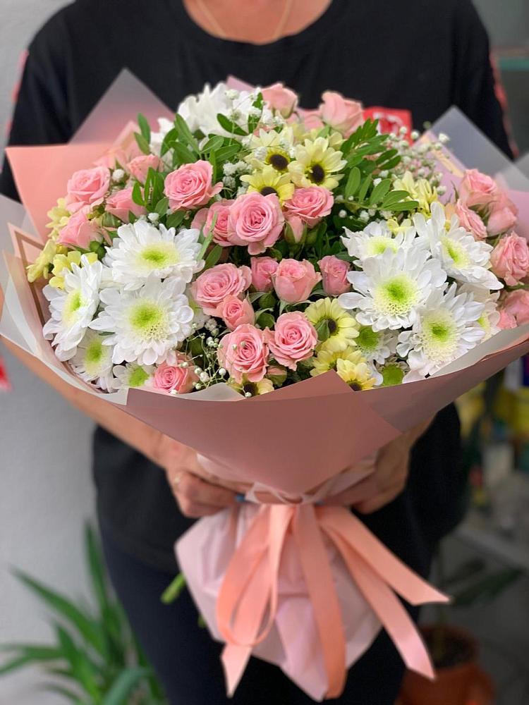 Букет цветов из: Розы и Хризантемы в Тээли
