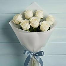 Букет 7 Белых роз Эдлесс Лав в Тээли