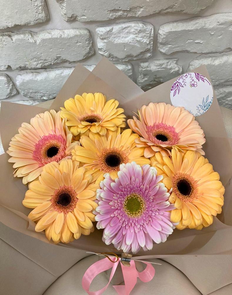 Букет цветов из: Герберы в Тээли