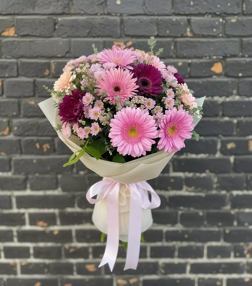 Букет цветов из: Герберы и Хризантемы в Тээли