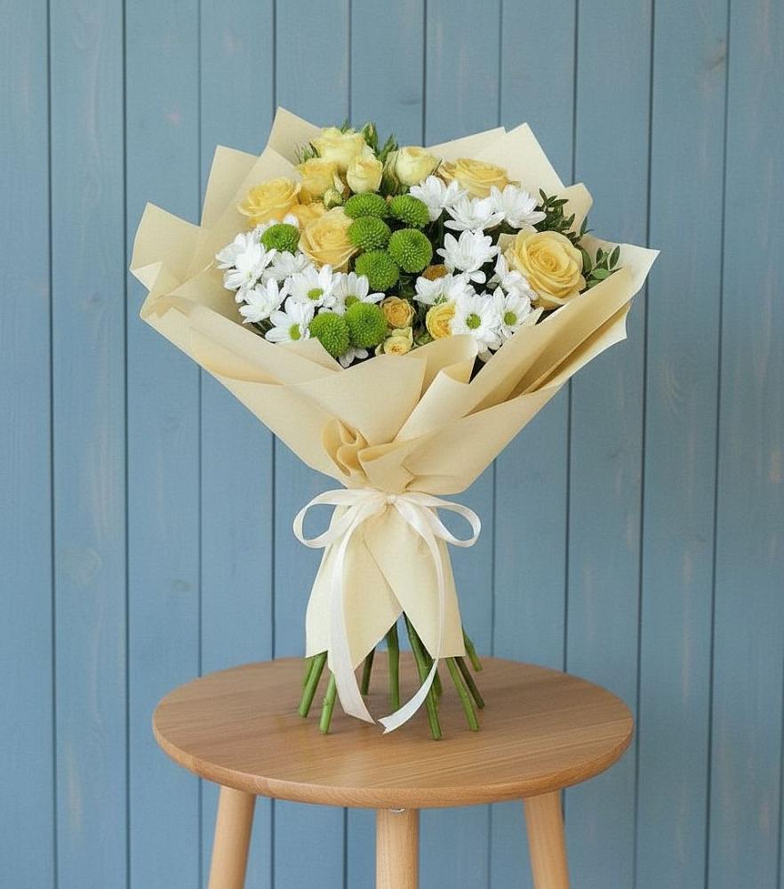 Букет цветов из: Хризантемы и Розы в Тээли