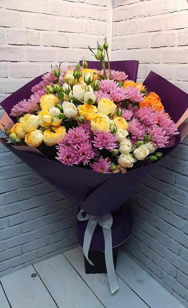 Букет цветов из: Хризантемы и Розы в Тээли