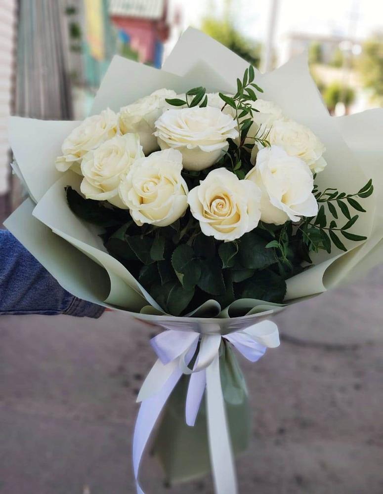 Букет Белые розы Проуд в Тээли
