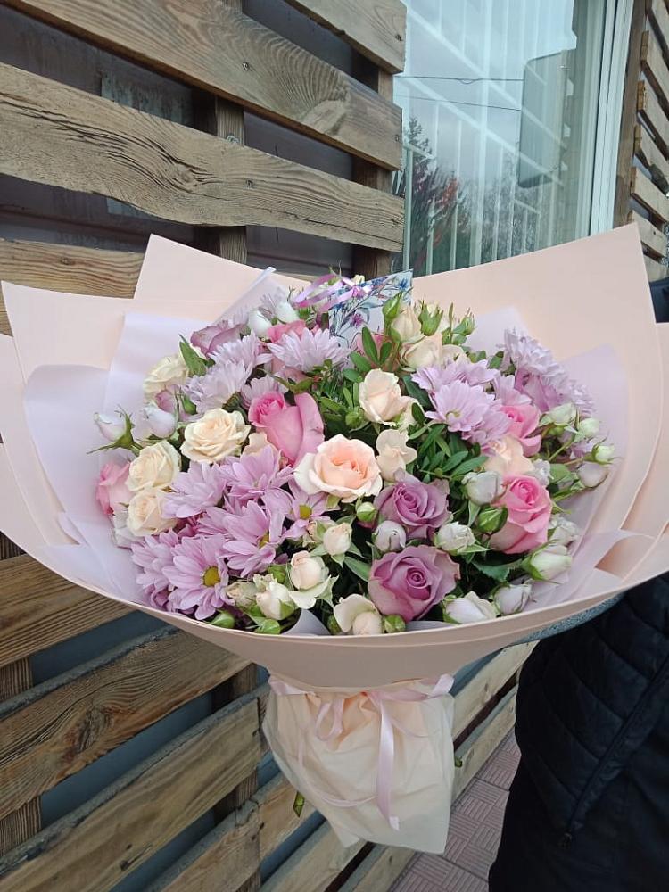 Букет цветов из: Розы и Хризантемы в Тээли