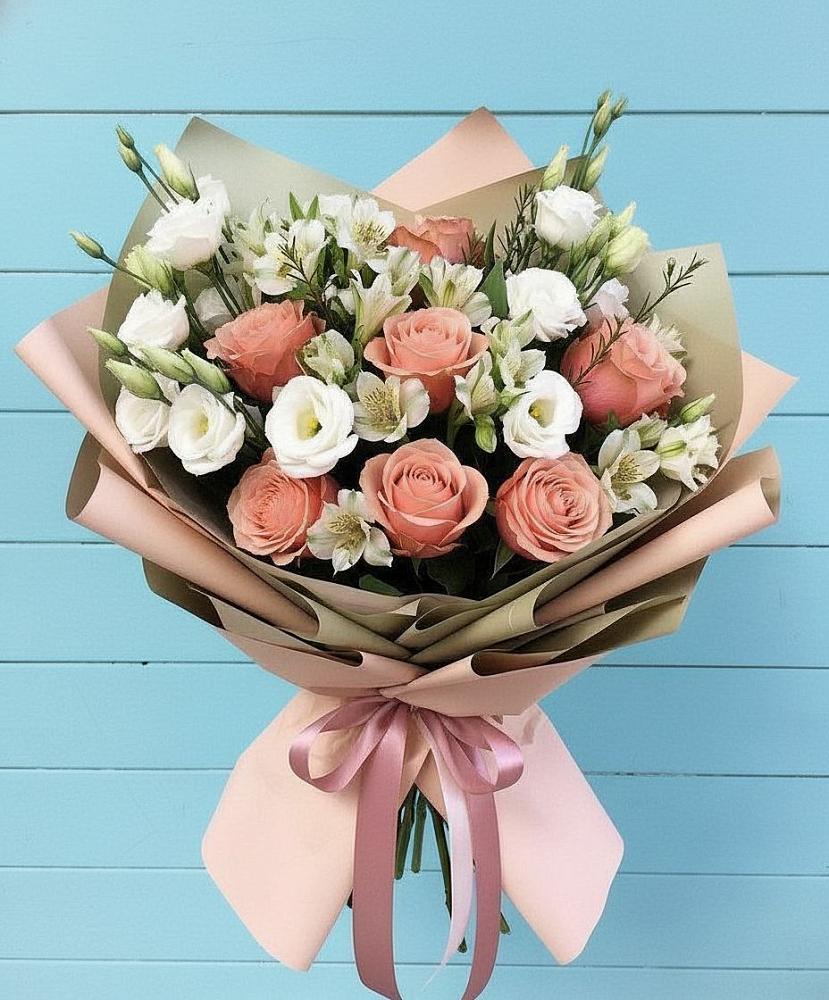 Букет цветов из: Розы, Альстромерии и Лизиантусы в Тээли