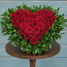 Цветочная композиция из Розы в виде сердца в Тээли