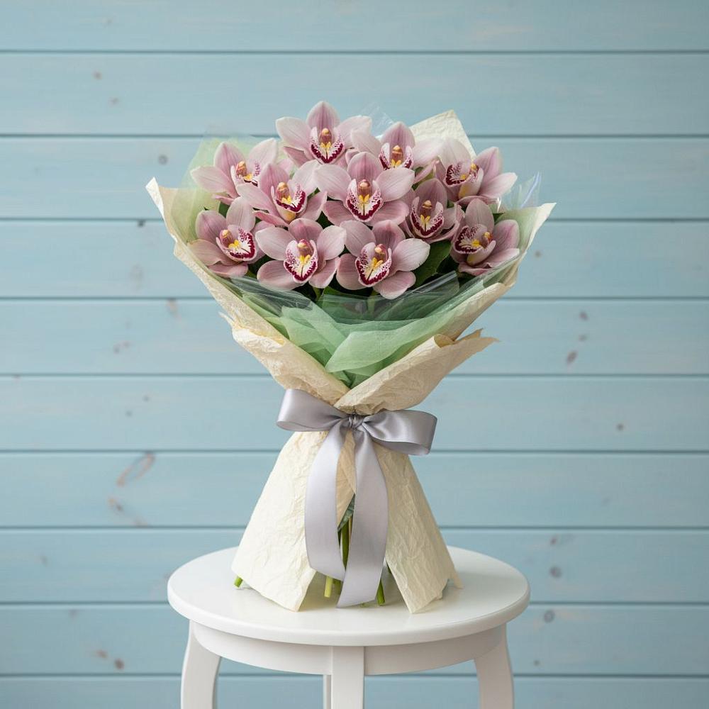 Букет цветов из: Орхидеи и Розы в Тээли