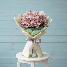 Букет цветов из:  Орхидеи и Розы в Тээли