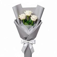 Букет 3 белые розы в Тээли