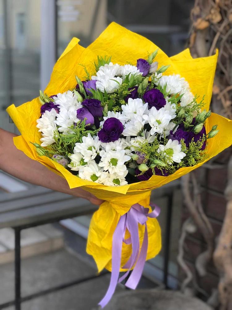 Букет цветов из: Ирисы, Хризантемы и Ромашки в Тээли