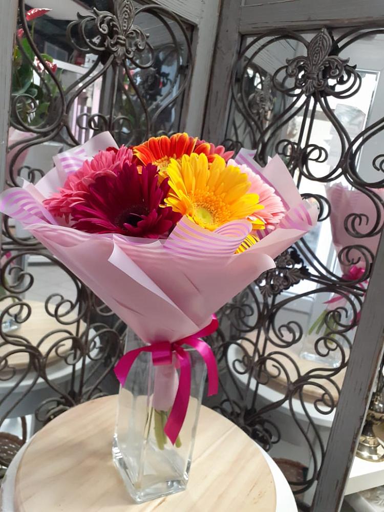 Букет цветов из: Герберы в Тээли