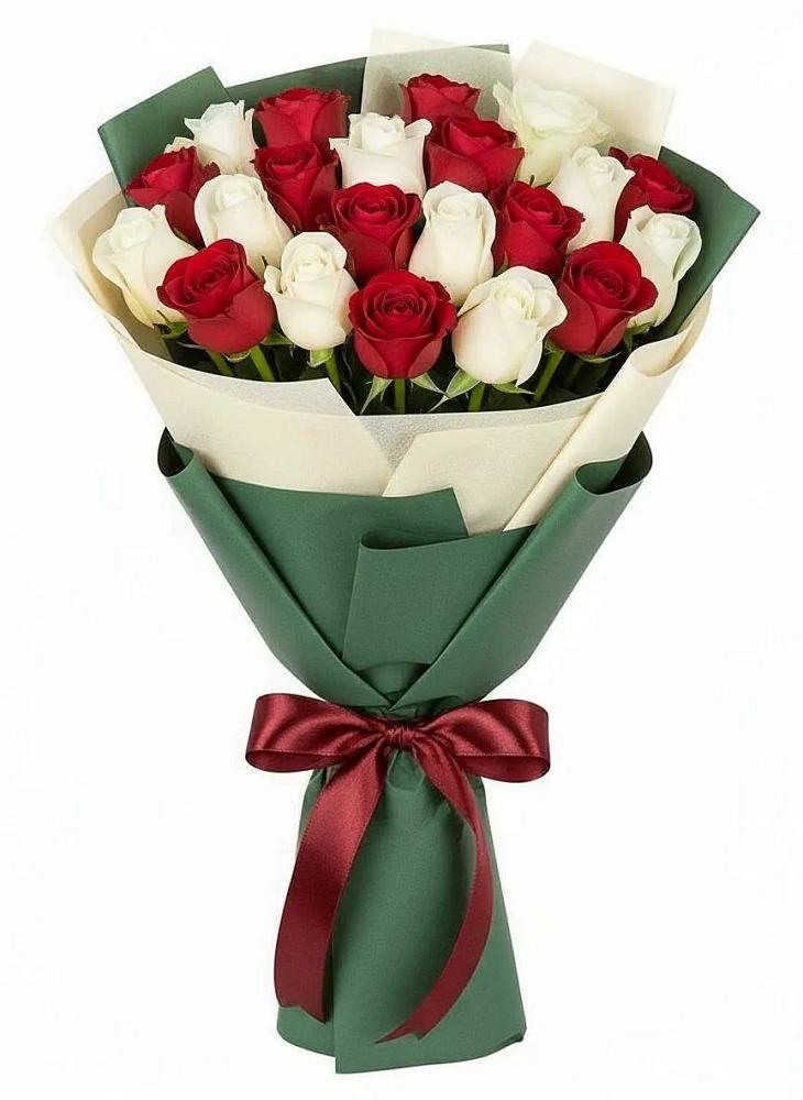 Букет Микс из красных и белых роз в Тээли