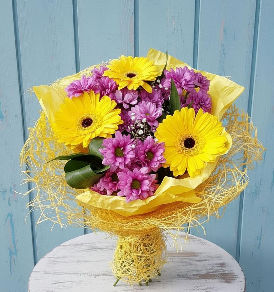 Букет цветов из: Хризантемы и Герберы в Тээли