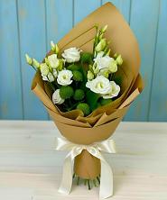 Букет цветов из:  Хризантемы и Лизиантусы в Тээли