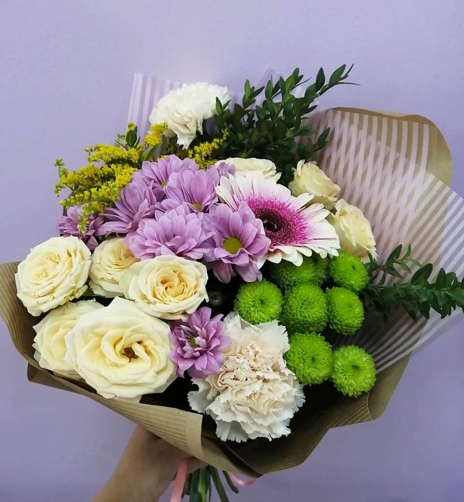 Букет цветов из: Хризантемы, Розы, Гвоздики и Герберы в Тээли