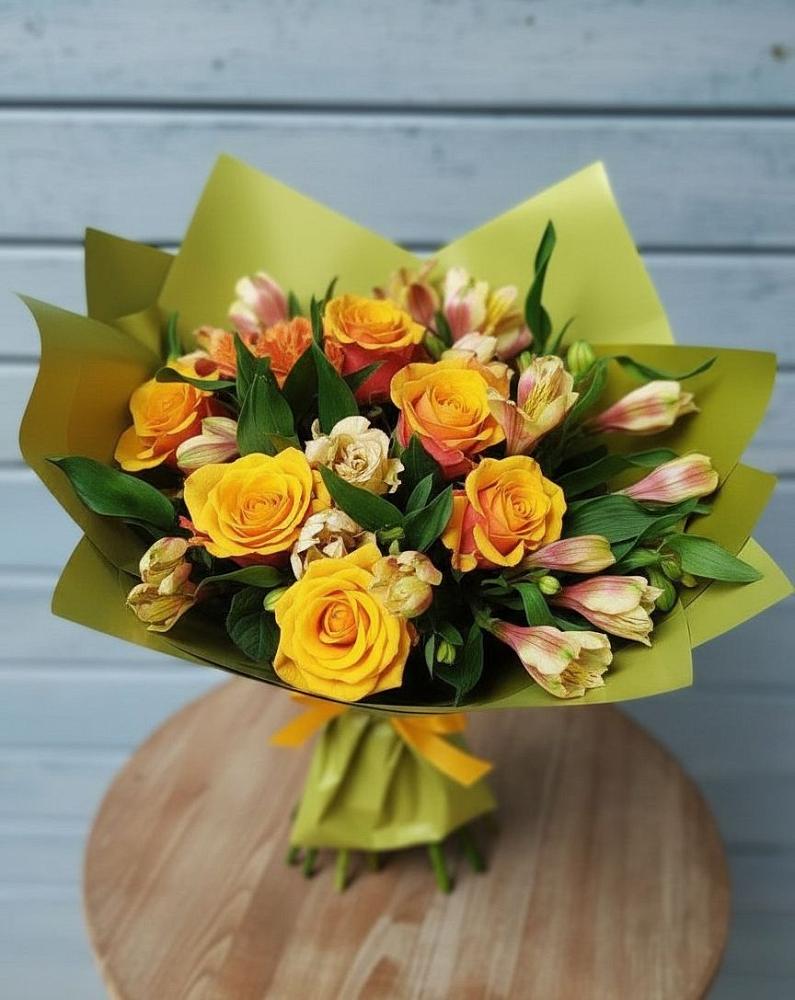 Букет цветов из: Альстромерии и Розы в Тээли