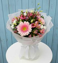 Букет цветов из:  Герберы, Альстромерии и Лизиантусы в Тээли