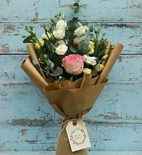 Букет цветов из:  Розы и Лизиантусы в Тээли