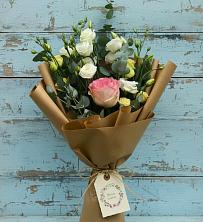 Букет цветов из:  Розы и Лизиантусы в Тээли