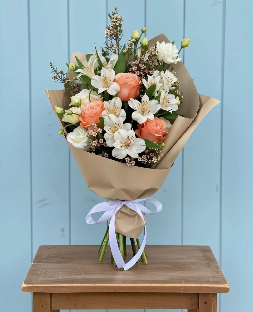 Букет цветов из: Альстромерии, Лизиантусы, Розы и Хризантемы в Тээли