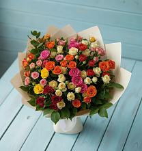 Букет Микс из разноцветных кустовых роз в Тээли